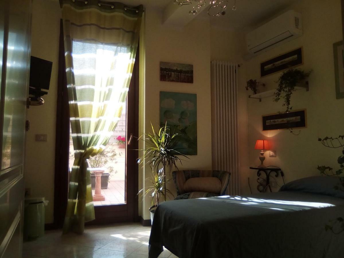 B&B Zia Lelly Fano Exterior foto